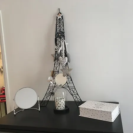 Le Petit Montmartre Apartment
