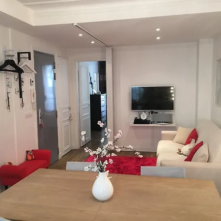 Le Petit Montmartre Apartment *